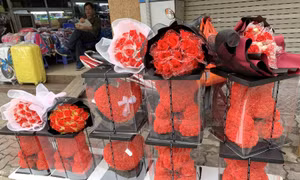 Không khí ngày Valentine kém sôi động tại Hà Nội