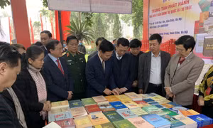 Trưng bày hơn 10.000 cuốn sách kỷ niệm 90 năm ngày thành lập Đảng Cộng sản Việt Nam