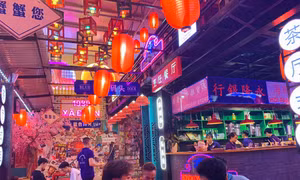 Giới trẻ Hà Nội hào hứng với điểm check in 'Hong Kong thu nhỏ' mới