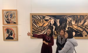 Triển lãm tranh sơn mài ‘Quê hương’ của cố hoạ sĩ Trần Văn Bình