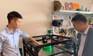 Thanh niên trẻ 'liều lĩnh' khởi nghiệp bằng máy in 3D thương hiệu Việt