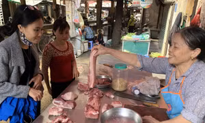 ‘Đau đầu’ vì giá thịt lợn tăng từng ngày