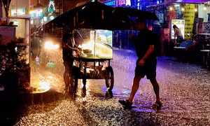 TP Hồ Chí Minh đón cơn mưa lớn sau nhiều ngày nắng nóng