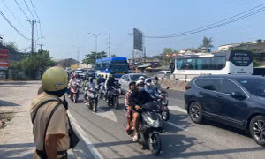 TP Hồ Chí Minh: Giao thông bắt đầu tăng mạnh ở cửa ngõ phía Đông và Tây