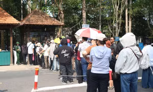 Các khu vui chơi, giải trí thu hút đông khách trong ngày Giỗ Tổ Hùng Vương