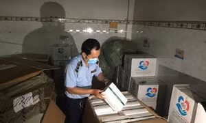 Triệt phá đường dây ‘khủng’ buôn lậu kit test và thuốc điều trị COVID-19 tại TP Hồ Chí Minh