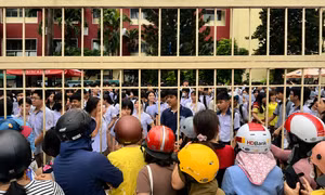 TP Hồ Chí Minh: Sai sót số báo danh, thí sinh phải chờ cả tiếng mới được ra khỏi điểm thi