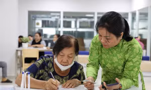 Người dân hài lòng, cán bộ quyết tâm trong ngày đầu tiên vận hành chính quyền hai cấp