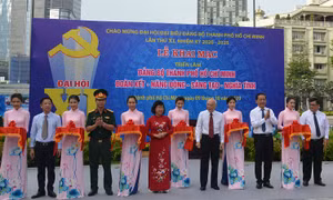 Khai mạc 6 triển lãm chào mừng Đại hội Đại biểu Đảng bộ TP Hồ Chí Minh lần thứ XI