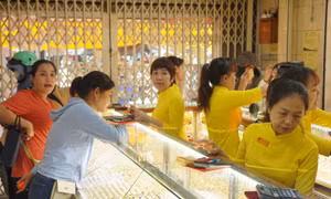 Giá vàng SJC sáng 17/7 lao dốc gần 2 triệu đồng/lượng