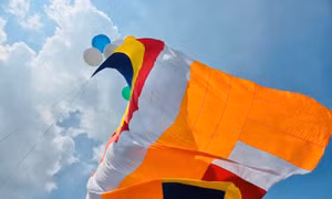 Thượng đại Phật kỳ lớn nhất thế giới tại Đại lễ Vesak Liên hợp quốc 2025