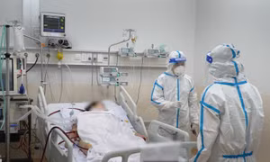 Kêu gọi lực lượng y tế công, tư, bác sỹ nghỉ hưu tham gia chống dịch 