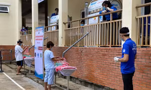 Công nhân, lao động TP Hồ Chí Minh vượt khó, sáng tạo, quyết tâm chiến thắng đại dịch