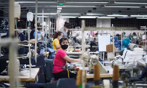 Doanh nghiệp kiến nghị lùi thời điểm tăng lương tối thiểu vùng, Bộ LĐTBXH phản hồi ra sao?