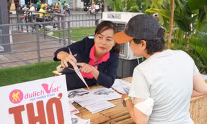 Dịp lễ 30/4 và 1/5: Vé máy bay khan hiếm, du lịch giữ giá để hút khách