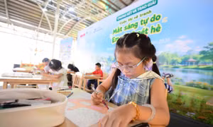 TP Hồ Chí Minh: Gần 3.000 bức tranh lan tỏa thông điệp bảo vệ đôi mắt trẻ em