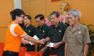 Thăm và tặng quà tri ân các cựu chiến binh tại TP Hồ Chí Minh