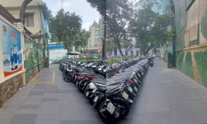 Tháo gỡ khó khăn về bãi giữ xe tại Đường sách TP Hồ Chí Minh