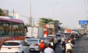 TP Hồ Chí Minh: Lượng phương tiện đổ về khá đông nhưng giao thông vẫn ổn định
