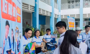 Học sinh chủ động tìm hiểu ngành học trước kỳ thi