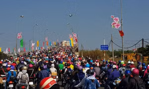Kẹt xe nghiêm trọng ở các cửa ngõ vào TP Hồ Chí Minh