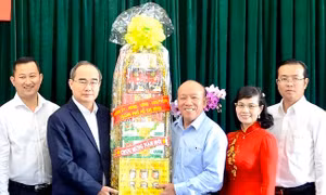 TP Hồ Chí Minh chung tay chăm lo Tết cho các đối tượng khó khăn