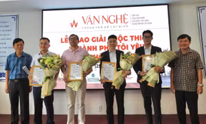 TP Hồ Chí Minh: Trao giải cuộc thi ký và phát động sân chơi thơ văn trẻ