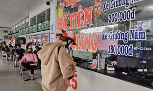 TP Hồ Chí Minh: Bến xe, sân bay, ga tàu còn vé chờ hành khách