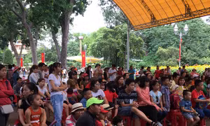 Đông nghịt người tại các điểm vui chơi, giải trí trong ngày nghỉ lễ 2/9 đầu tiên