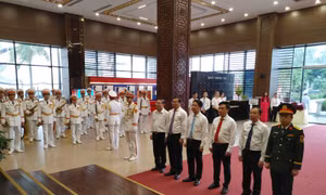Đoàn đại biểu TP Hồ Chí Minh dâng hương tri ân các anh hùng liệt sĩ