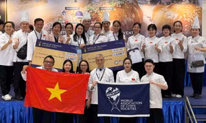 Đầu bếp Việt Nam xuất sắc giành ngôi vô địch Cuộc thi bánh quốc tế tại Malaysia