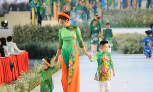 Ngắm những tà áo thướt tha trong Lễ hội Áo dài TP Hồ Chí Minh