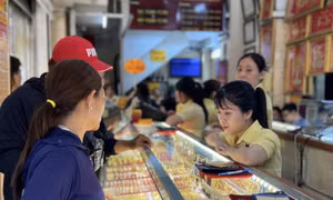 Giá vàng sáng 4/5 giảm theo đà điều chỉnh của thế giới
