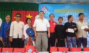 TP Hồ Chí Minh hỗ trợ người nghèo phòng chống dịch bệnh COVID-19