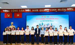  Trao học bổng trị giá 1,7 tỷ đồng cho sinh viên nghèo vượt khó tại khu vực phía Nam