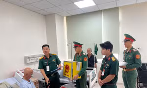TP Hồ Chí Minh: Bệnh nhân thực hiện quyền bầu cử ngay tại bệnh viện