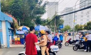 Công an TP Hồ Chí Minh hỗ trợ thí sinh trong kỳ thi tốt nghiệp THPT năm 2024
