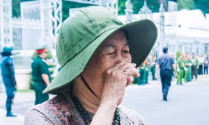 Những giọt nước mắt tình cảm của người dân miền Nam tiếc thương Tổng Bí thư Nguyễn Phú Trọng