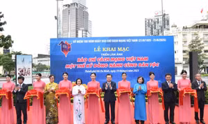 Khai mạc triển lãm 'Báo chí Cách mạng Việt Nam - Một thế kỷ đồng hành cùng dân tộc'