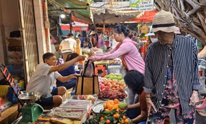 TP Hồ Chí Minh: Sức mua đồ cúng ông Công ông Táo trầm lắng