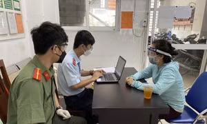 TP Hồ Chí Minh: Gỡ bỏ hàng trăm bài viết, xử phạt nhiều đối tượng tung tin sai sự thật trên mạng xã hội