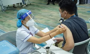 Ngày đầu tiên TP Hồ Chí Minh triển khai chiến dịch tiêm vaccine phòng COVID-19