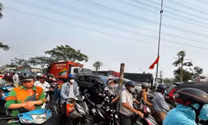 Người dân ùn ùn rời TP Hồ Chí Minh, các cửa ngõ đều ùn tắc
