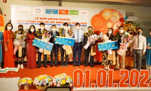 TP Hồ Chí Minh đón những du khách đầu tiên ‘xông đất’ năm 2022