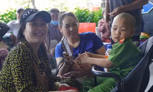 TP Hồ Chí Minh: Nhiều đơn vị, doanh nghiệp chăm lo Tết cho các bệnh nhi ung thư