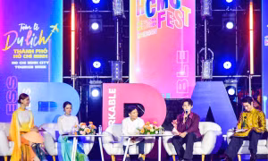 Đại sứ kết nối du khách với áo dài Việt tại Tuần lễ Du lịch TP Hồ Chí Minh