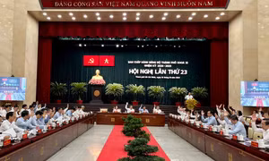 Đảng bộ TP Hồ Chí Minh bàn giải pháp phát triển kinh tế, xã hội 