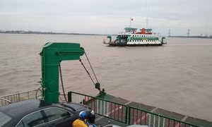 TP Hồ Chí Minh cho phép taxi, xe công nghệ, bến phà hoạt động bình thường trở lại