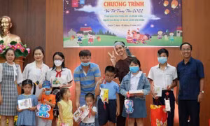 TP Hồ Chí Minh: Chăm lo Tết Trung thu cho con em công nhân có hoàn cảnh khó khăn