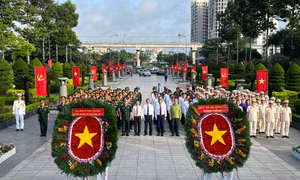 TP Hồ Chí Minh: Dâng hương, dâng hoa tưởng nhớ Mẹ Việt Nam Anh hùng và các Anh hùng liệt sĩ 